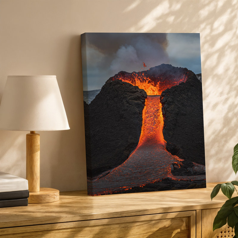 Toile, "Dramatic Volcanic Landscape", "Cascade de cascade d'eau fondue", H 12 po x l 9 po