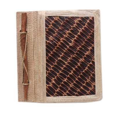Revue en fibre naturelle fabriquée à la main Novica Brownstone