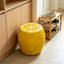 Tabouret jaune citron, sculpture de jardin