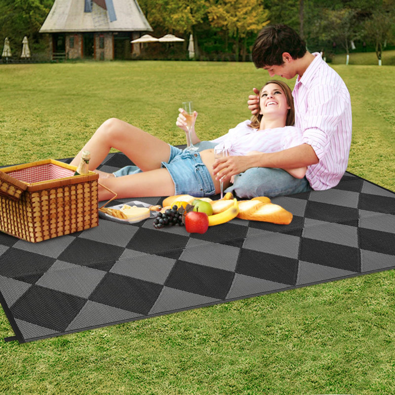 Tapis d'extérieur réversible imperméable en paille de plastique 274 x 366 cm (9 x 12 pi), motif à carreaux noir et gris moderne, léger, pliable, facile à nettoyer, résistant à la décoloration, idéal pour VR, terrasse, camping, jardin et plage.
