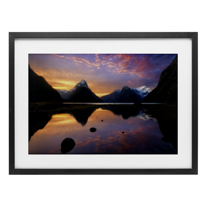 «Milford Sound Sunset», reproduction encadrée sous verre, conception de Lincoln Harrison, H 14 po x l 20 po