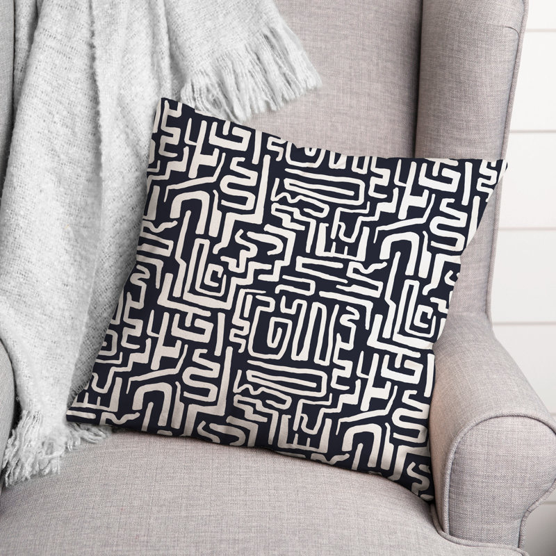 Coussin extérieur bleu marine Wiggly Shapes, Bleu marine, H 18 po x l 18 po