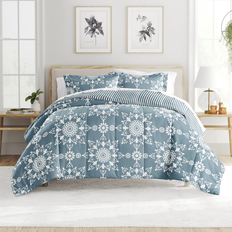 Édredon en duvet synthétique réversible Daisy Medallion, Grand, Bleu clair
