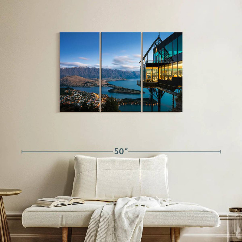 Queenstown Architecture, H 24 po x l 38 po