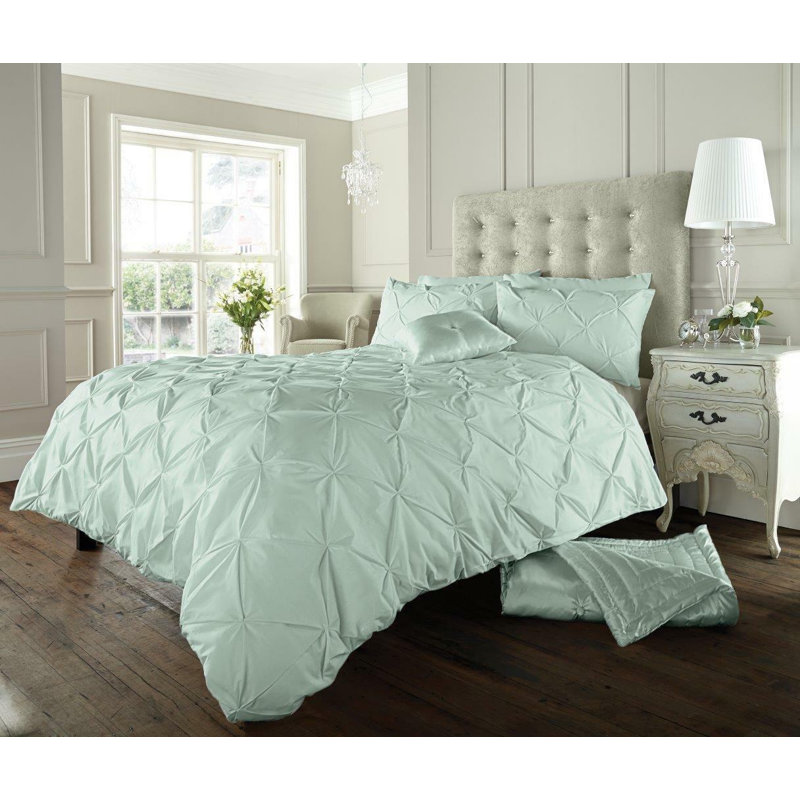 Premium Pintuck Polycotton Duvet Cover Set with Pillowcases Soft Breathable Easy Care Durable Bedding, White