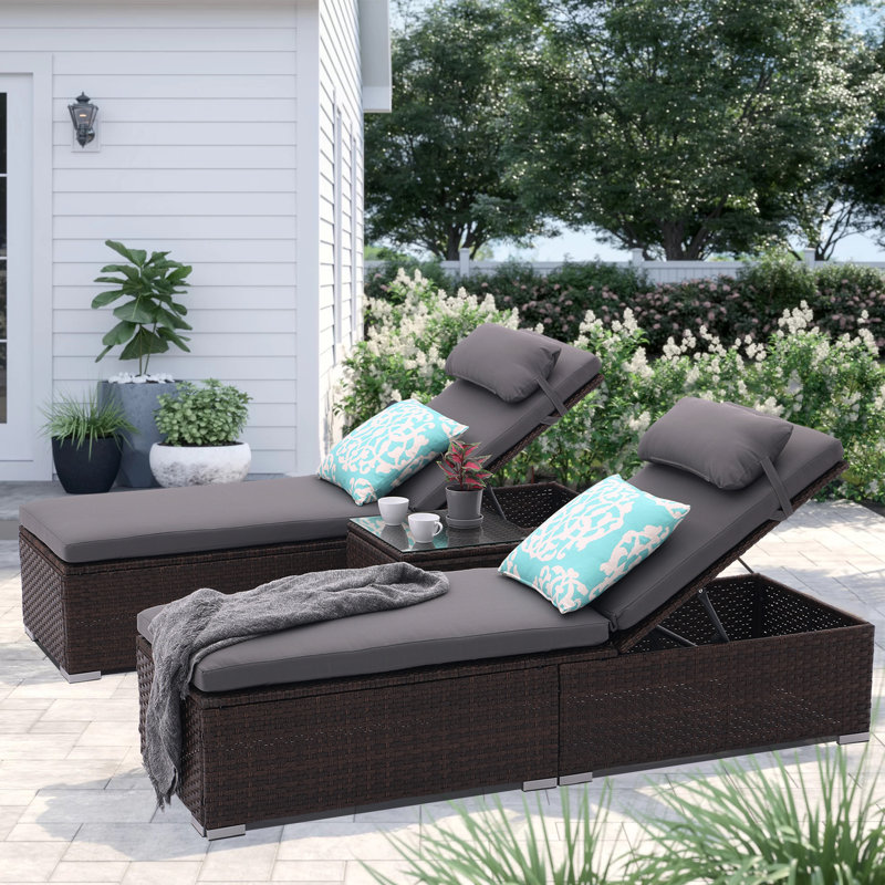 Trois ensembles de chaises longues de patio, Taupe