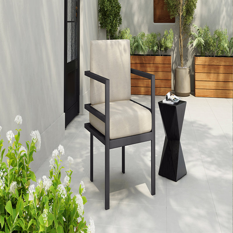 Méridienne d'extérieur moderne avec structure en aluminium et coussins résistants aux intempéries