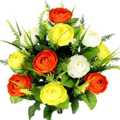 Douille de fleurs mélangées renoncule et filler