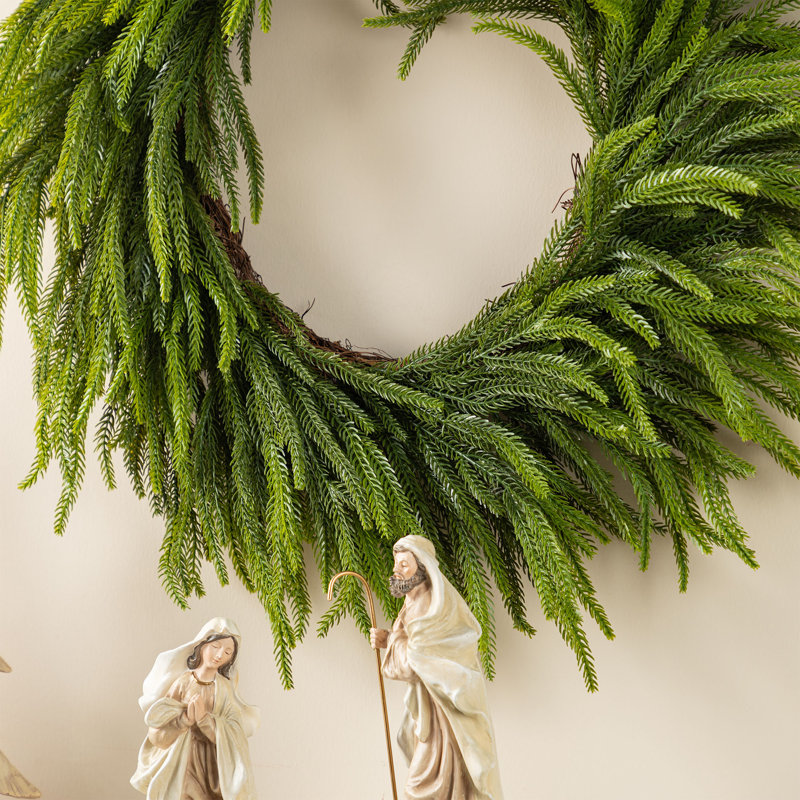 Couronne de Noël en plastique 28 po