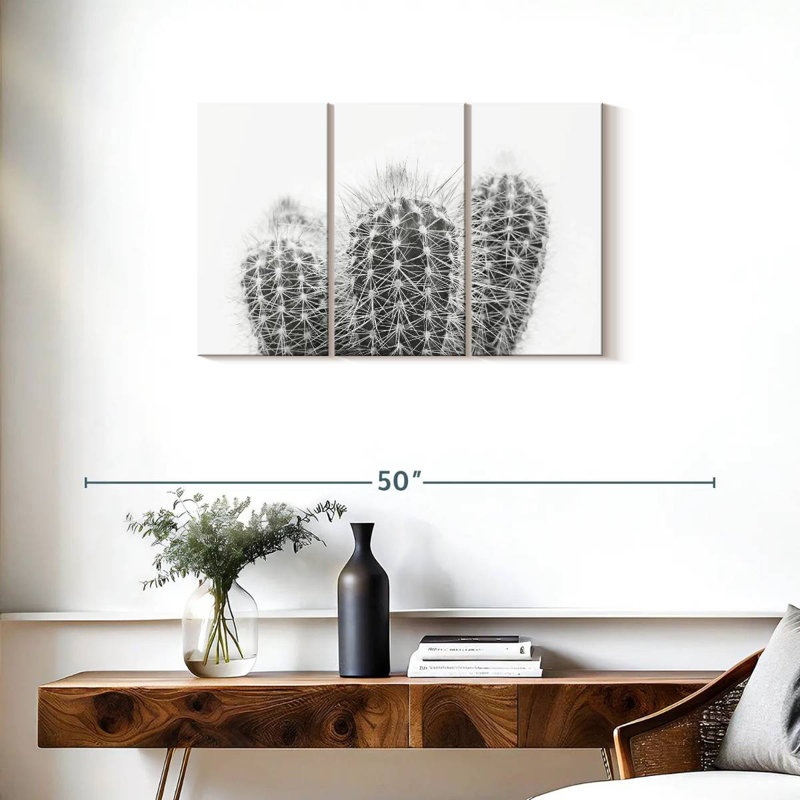 Harnek Prickly, 20" H x 33" W