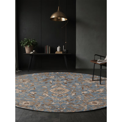 Tapis gris soyeux et moelleux