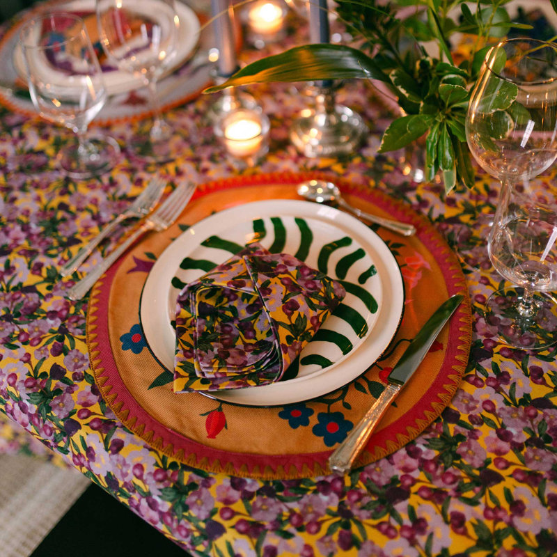 6 Napkins Romance is Dead, Yellow