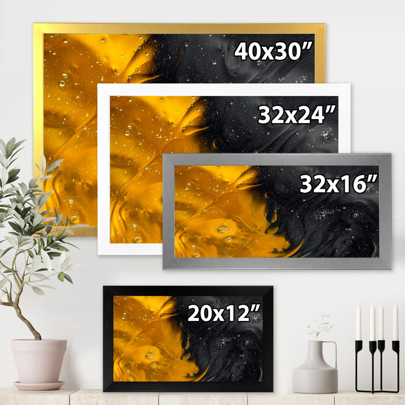 Mariage de jaune et de noir - Photographie sur toile, H 16 po x l 32 po x p 1 po, Cadre photo noir