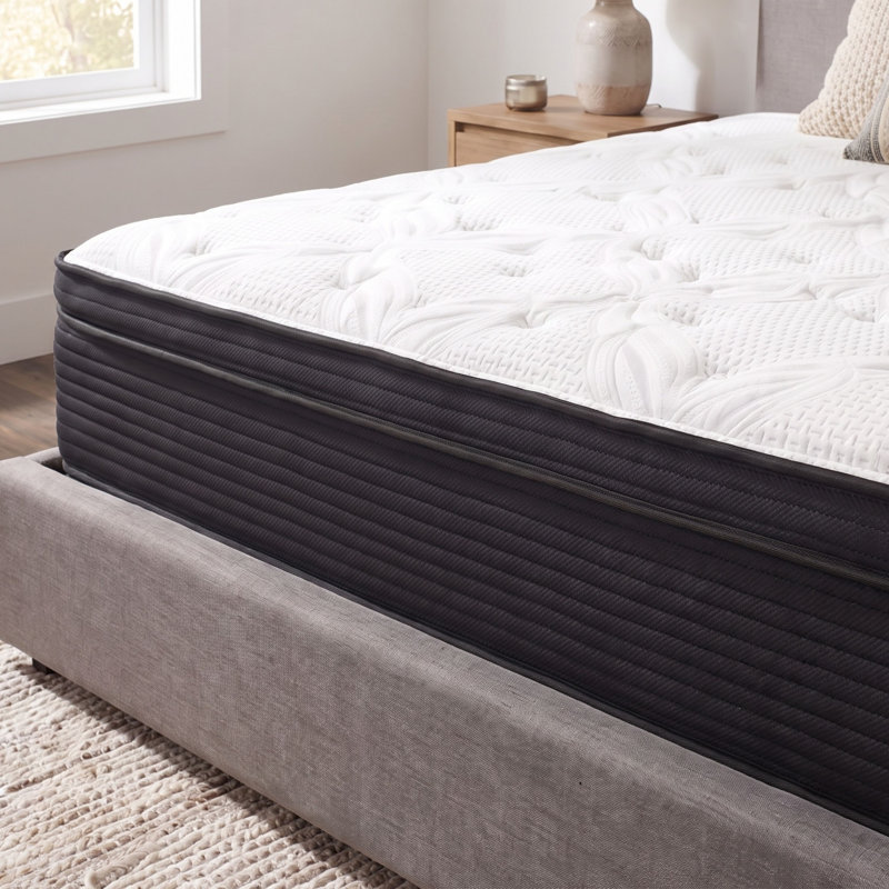 Matelas hybride en peluche de 13 po avec ressorts ensachés et tissu de refroidissement à changement de phase Kripinski, 13"