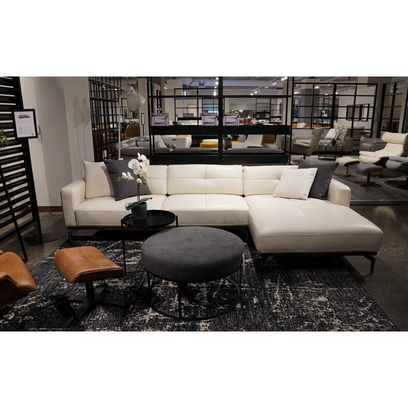 Canapé modulaire et chaise longue en cuir véritable de 121 po Chura, Face à la droite