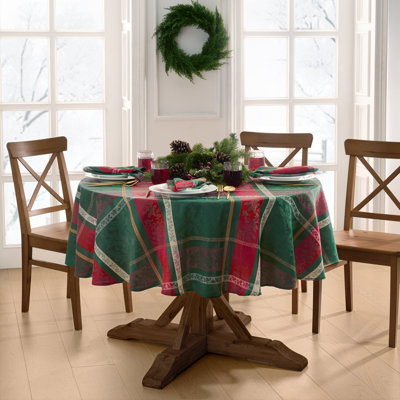 Lialah Jacquard Tablecloth