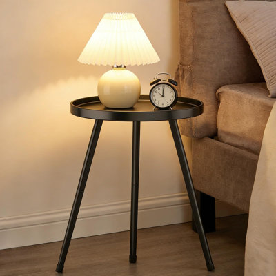 Table d'appoint ronde compacte en métal, style médiéval-moderne, noir.