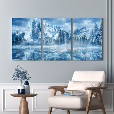 Ensemble de 3 tableaux sur toile représentant un paysage de montagne en hiver