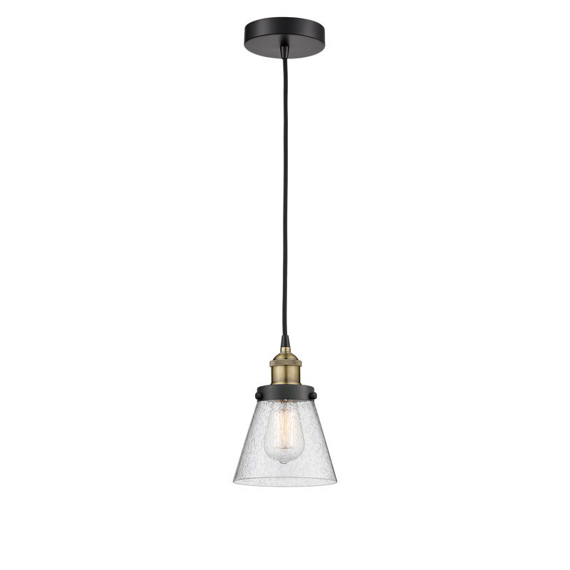 Mini-luminaire suspendu 1 lumière Cone, H 9,5 po x l 6,25 po x P 6,25 po, Grainé, Laiton antique noir