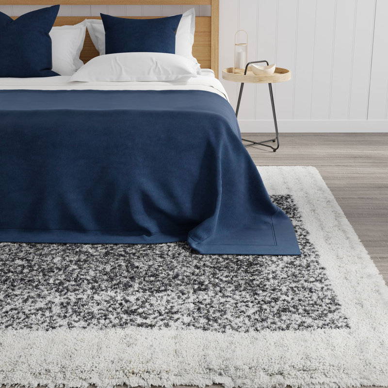 Ombre Machine Woven Polyester Area Rug in White, Rectangle 8'3" x 10'