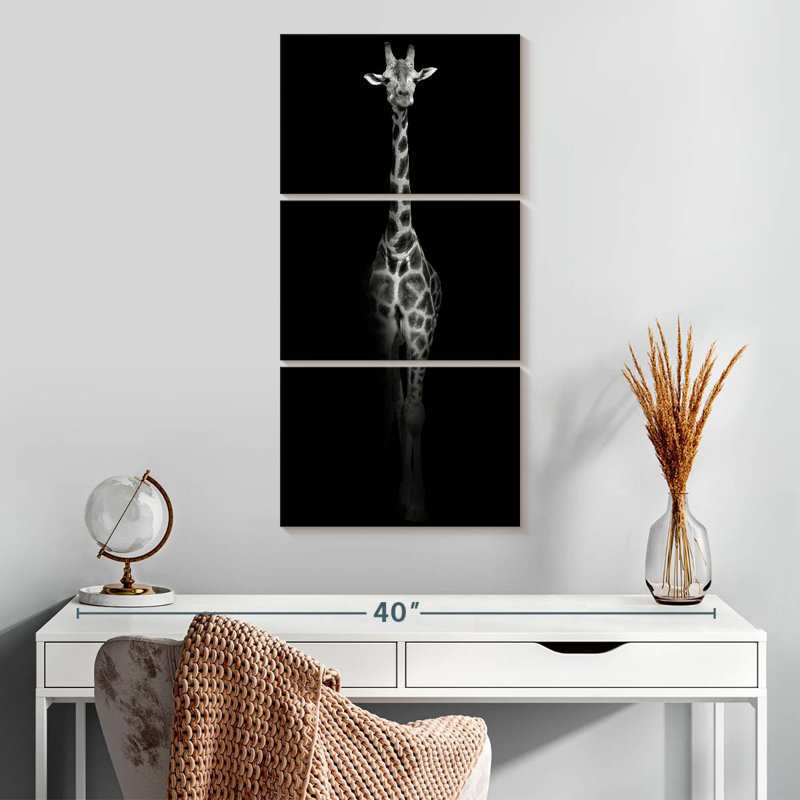 Portrait de girafe monochrome, H 32 po x l 15 po