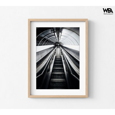 Reproduction de photo encadrée, photographie de métro, photographie urbaine surdimensionnée, reproduction d'escalier foncé