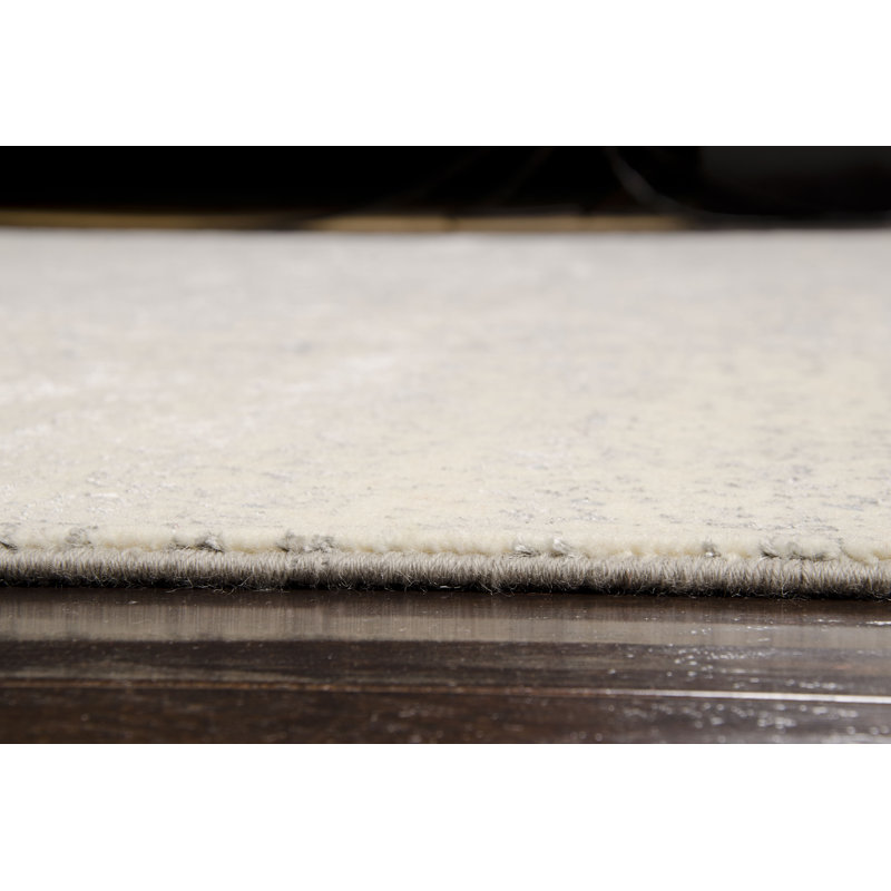 Tapis argenté Bourgogne, Rectangle 5 pi 3 po x 7 pi 5 po