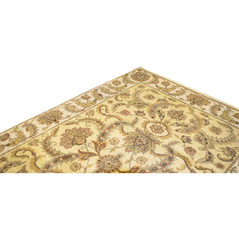 Hand Knotted Wool Oriental Area Rug in Gold And Ivory