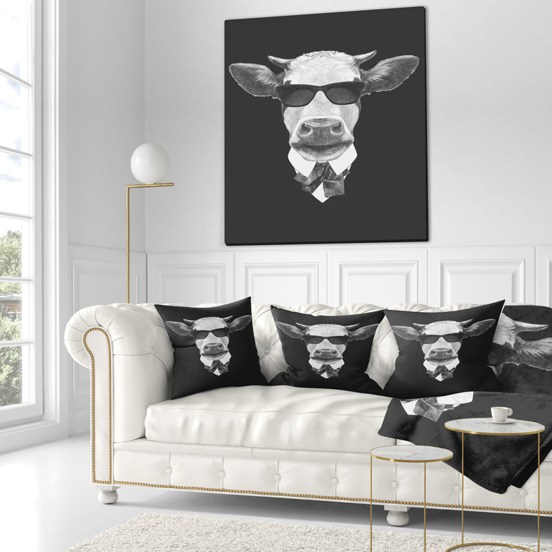 Vache amusante en costume avec lunettes - Coussin imprimé animal, 16 po x 1 po, Coussin décoratif