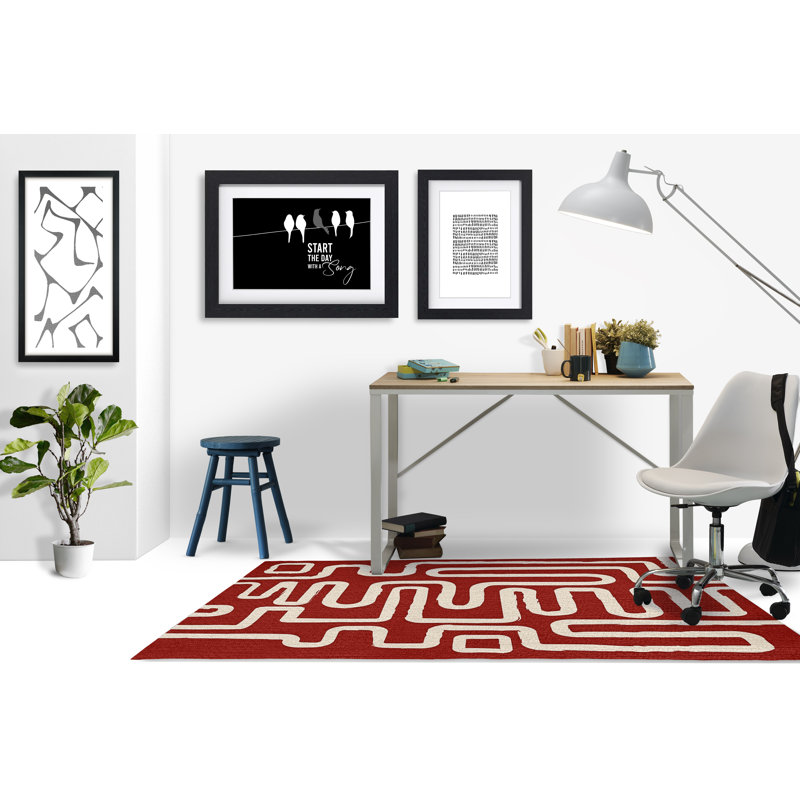 Tapis de chaise rectangulaire à poils courts Chikka, H 36 po x l 60 po, Rouge / beige