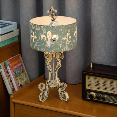 Lampe de table chic avec motif vieilli et abat-jour bleu décoratif rustique