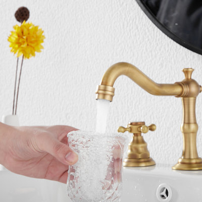 2-handle Bathroom Faucet with Drain Assembly