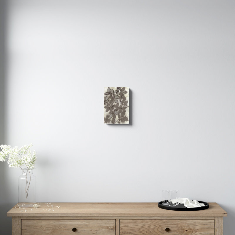 «Rose Leaves» par Kathryn Phillips - reproduction d'art sur toile tendue, H 12 po x l 8 po