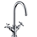 Montreux 2-handle Bathroom Faucet with Drain Assembly
