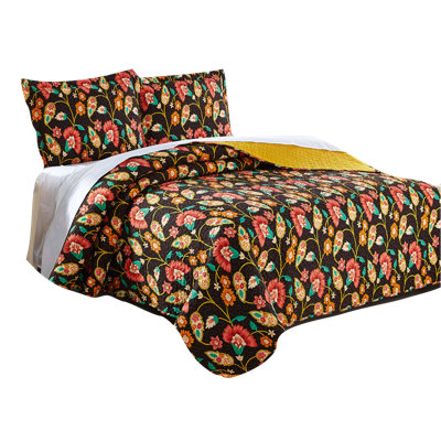 Farmhouse / Country Floral Quilt