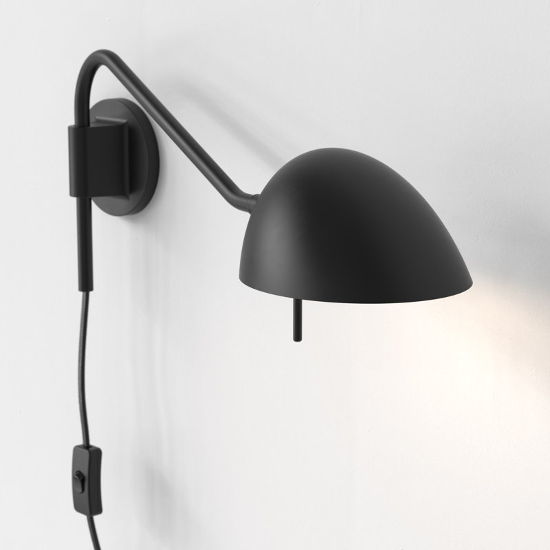 Serge 1 - Light Armed Sconce, Matte Black