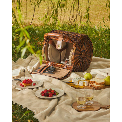 Dressed En Plein Air Picnic Set