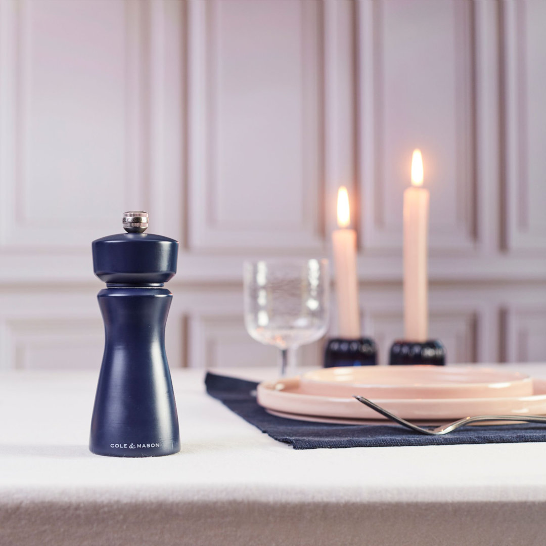 Brand No Power Source Required / Manual Salt & Pepper Shaker