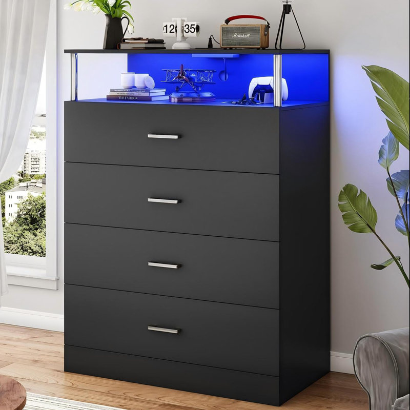Jahlisa 29.5'' W 4 - Drawer Dresser, Black/Silver