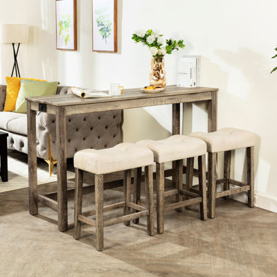 Table et chaise de bar en mousse souple et fini bois imitation cuir marron.