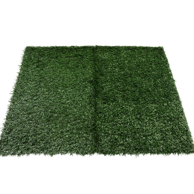 Ensemble de deux tapis d'urine pour animaux de compagnie réalistes en gazon artificiel pour les soins dans plusieurs zones intérieures telles que les appartements et les patios.