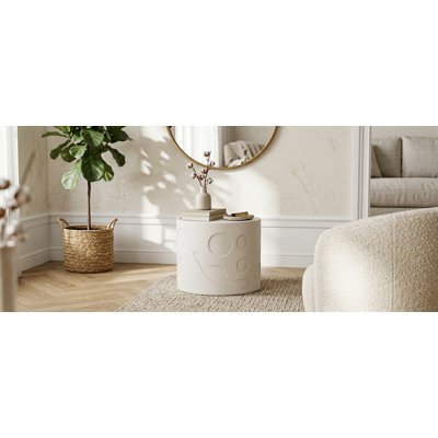 Table d'appoint ronde à piédestal avec motif en relief fabriqué à la main pour le salon, la chambre à coucher ou le bureau à domicile - Finition blanc crème