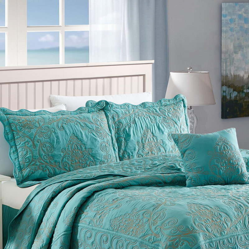 4 Piece Damask Oversized Embroidery Bedspread Set, King Quilt + 2 King Shams + Throw Pillow, Teal