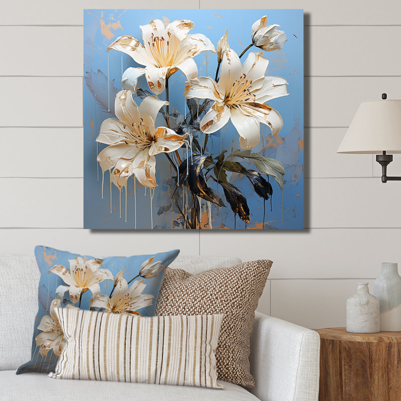 Radiant Serenade, pétales de lis sur toile, Toile tendue, H 30 po x l 30 po x P 1 po