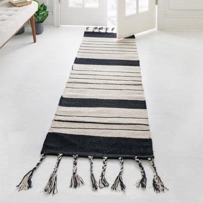 Tapis noir / blanc en coton tissé à la main Chindi