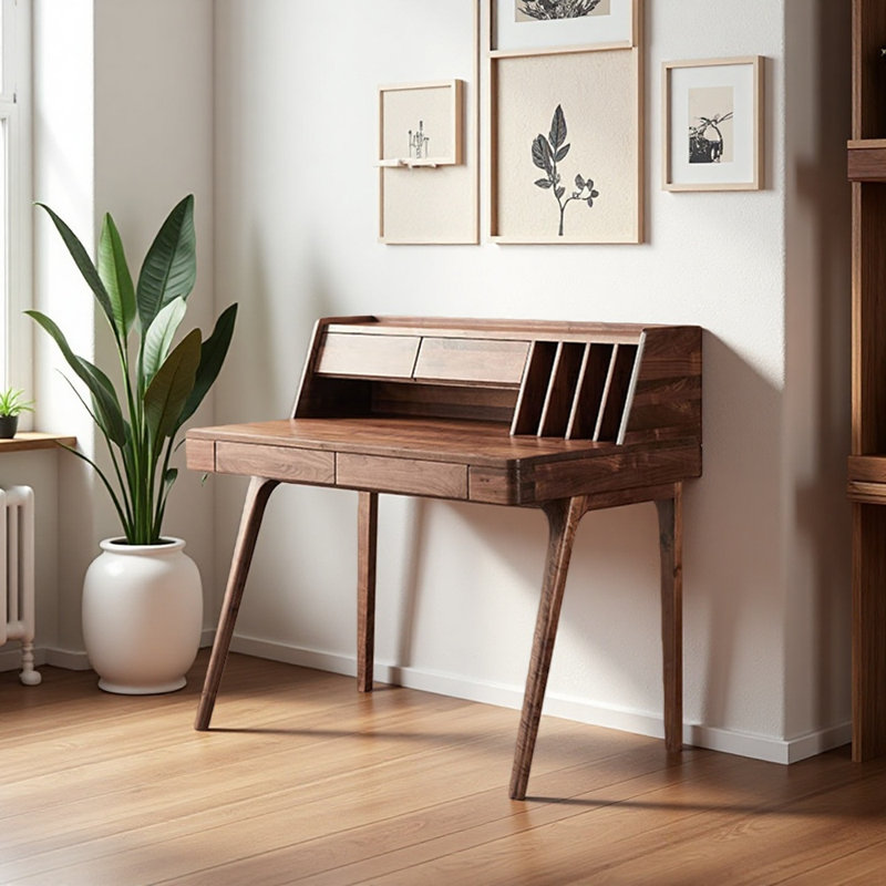 Petit bureau en bois massif