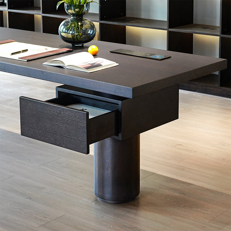 Bureau personnel avec douille et pieds en acrylique pour le bureau, Tan, 29.53" H x 70.87" W x 31.5" D