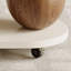 Une table basse mobile de style moyen-962950359