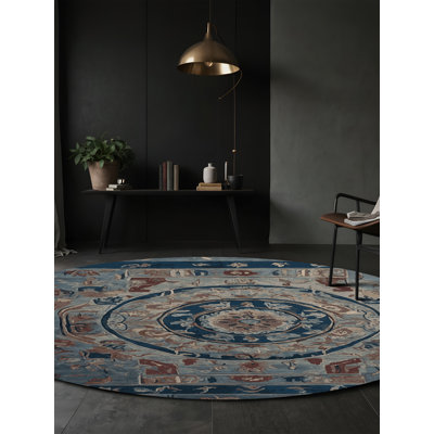 Tapis gris soyeux et moelleux