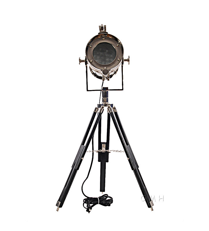 Lampe trépied 29 po